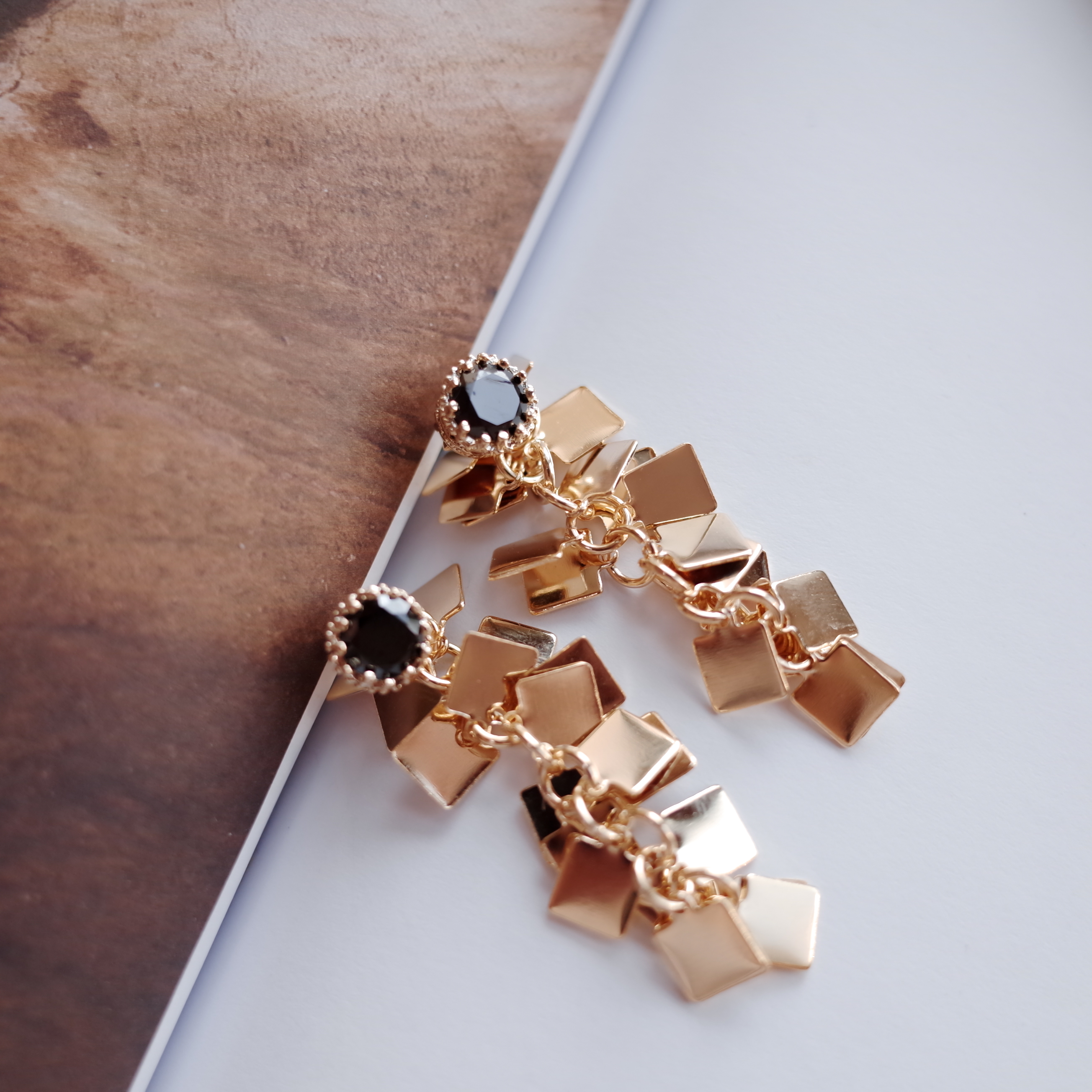 NO.51 Edge Chalang Swall Color Cubic Drop Earrings