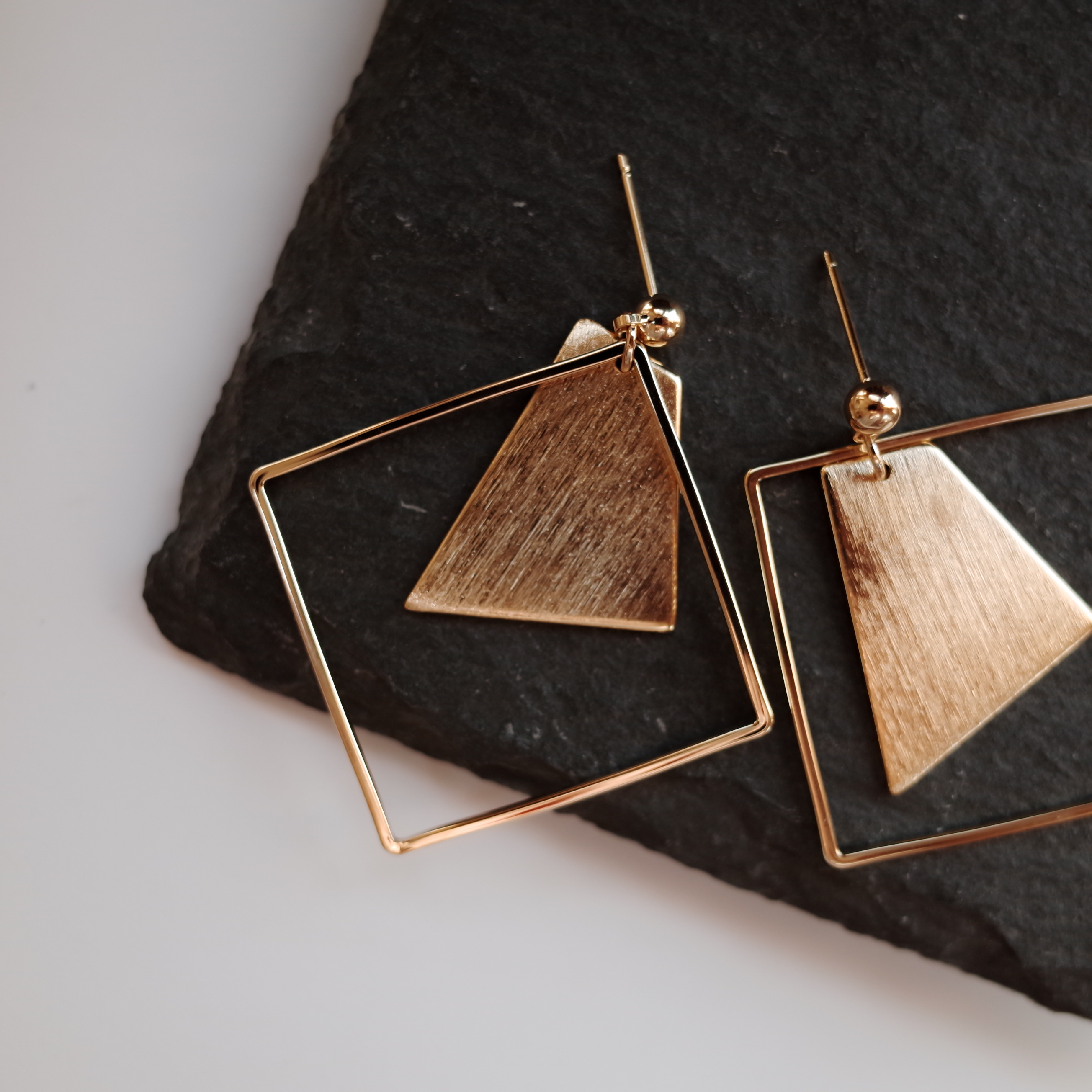 Square frame sculpture Metal drop earrings Stylish