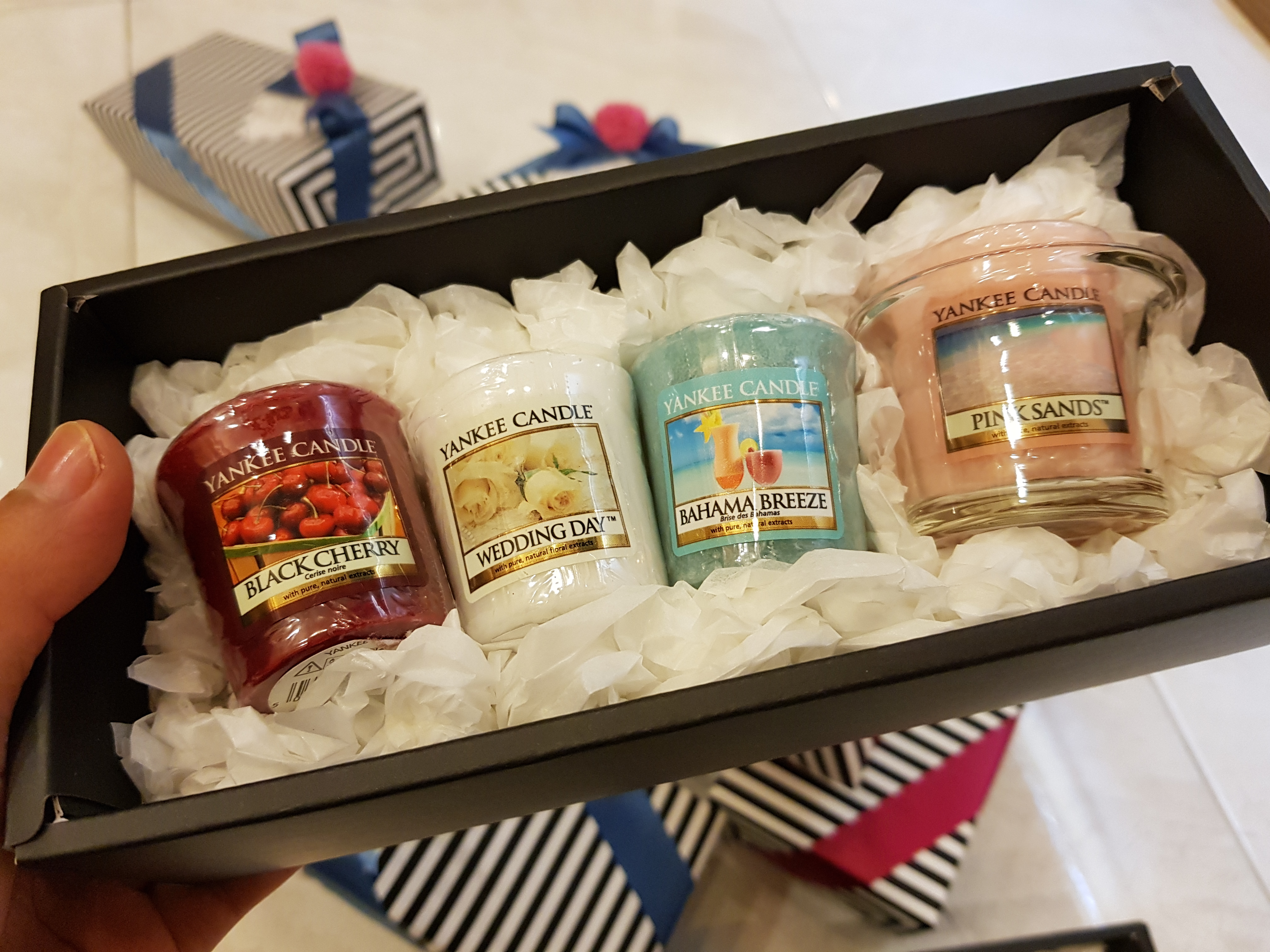 Yankee Candle Bottle 4-piece holder gift set weddi
