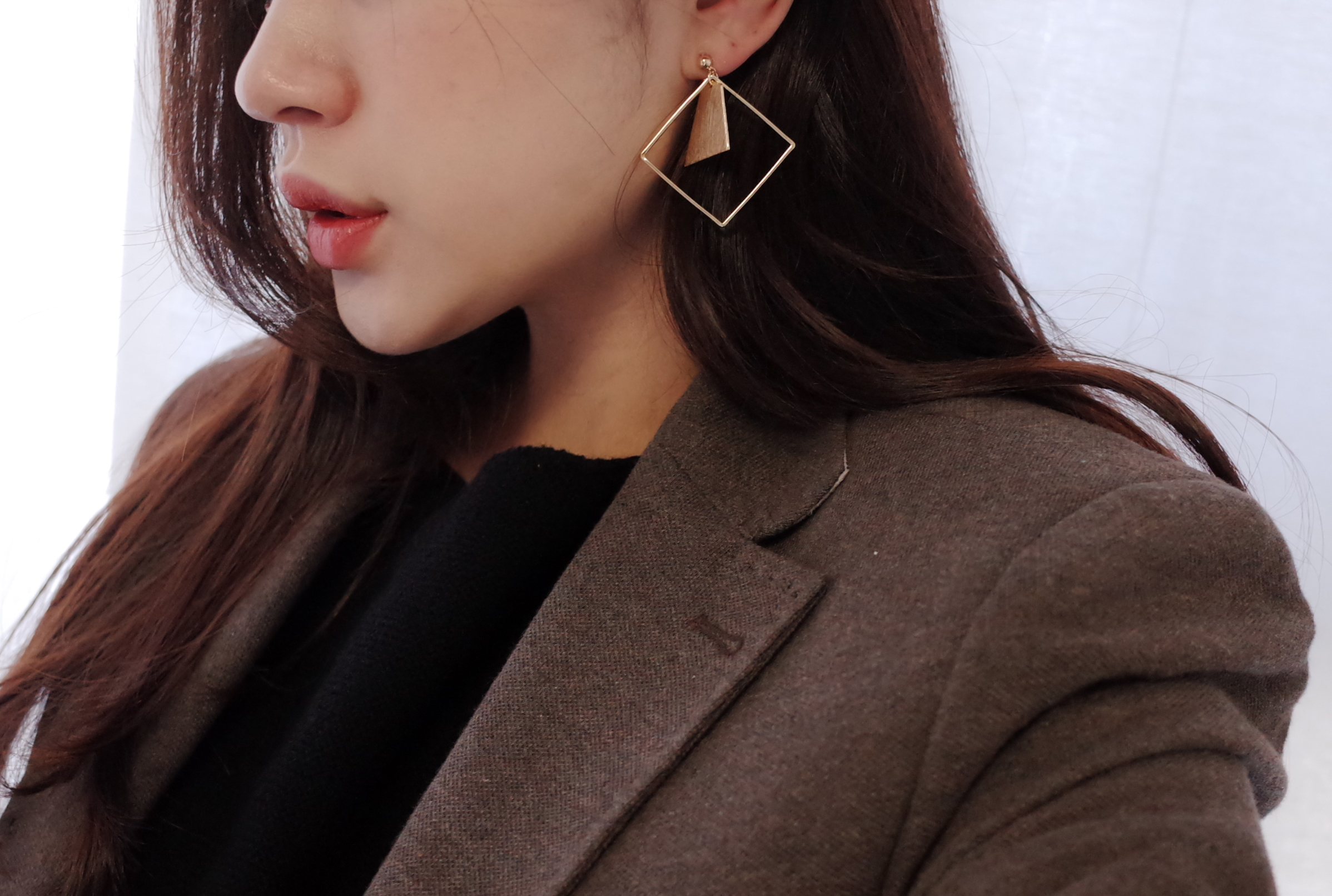 Square frame sculpture Metal drop earrings Stylish