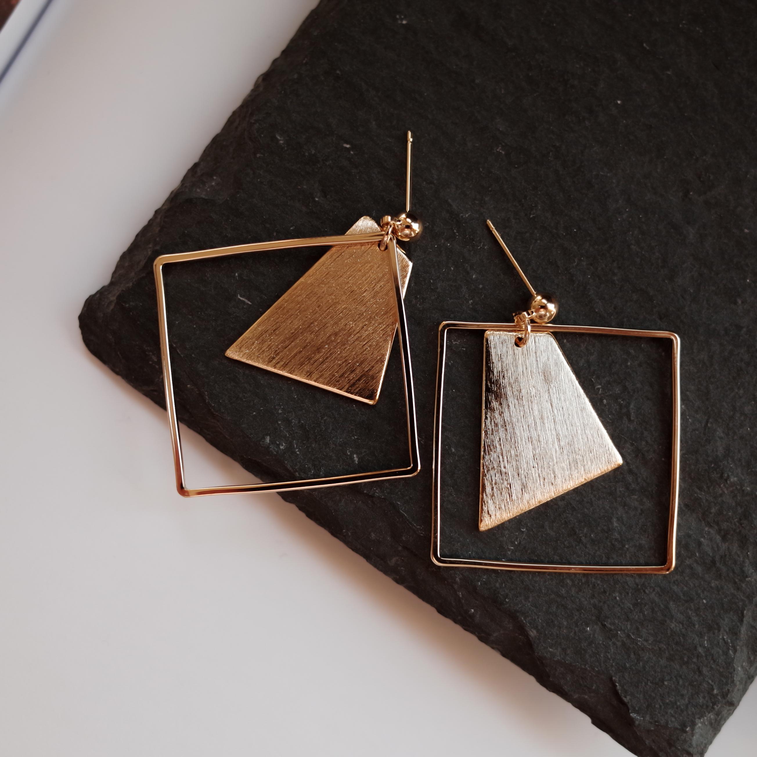 Square frame sculpture Metal drop earrings Stylish