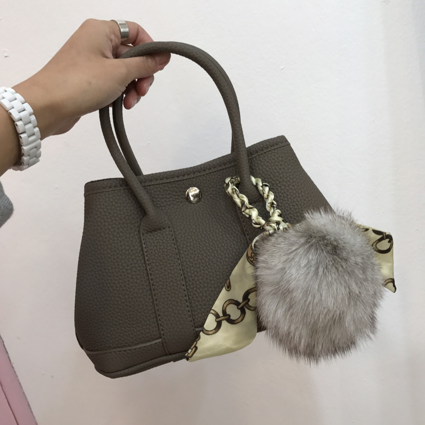 Twilight Fox Drop Foam Foam Keyring Women's Bag