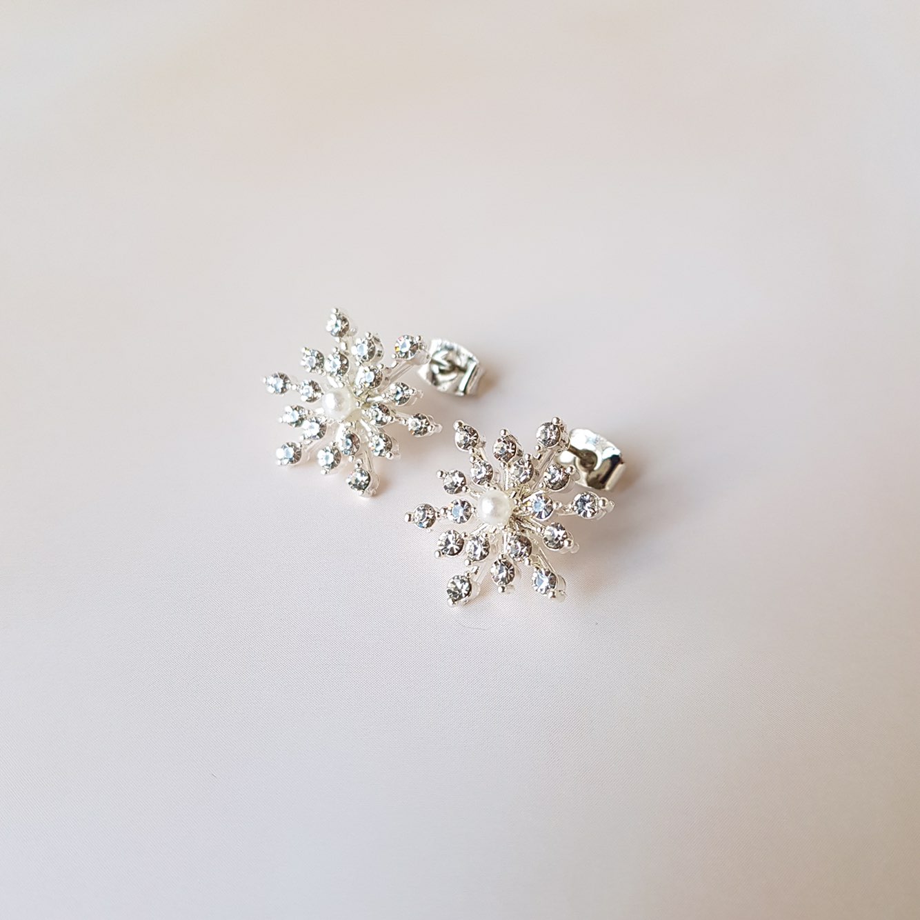 Erin Snow Flower Cubic Daily Earring 3color Weddin