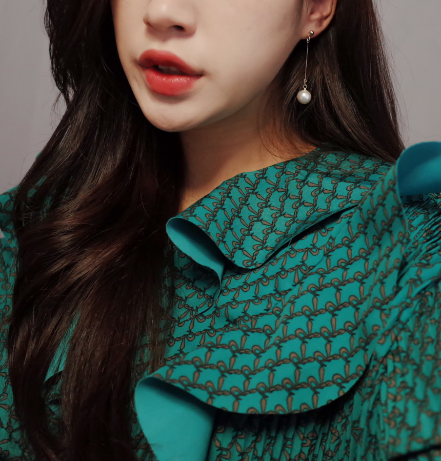 NO.56 Simple Swarovski Earrings Stylish Chic Uniqu