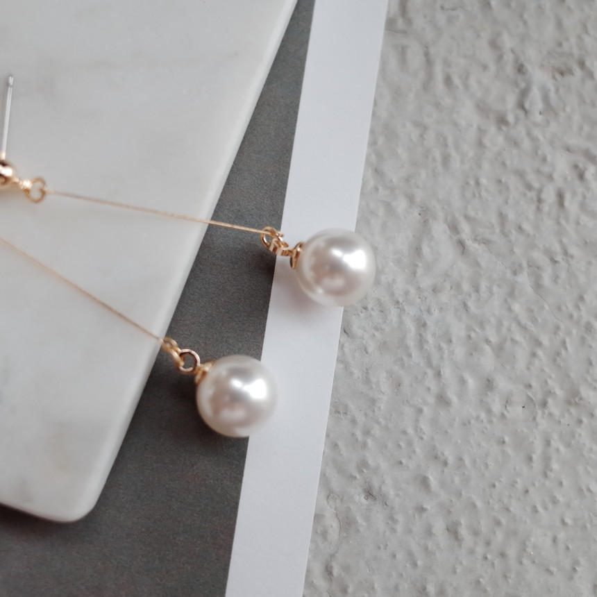 NO.56 Simple Swarovski Earrings Stylish Chic Uniqu