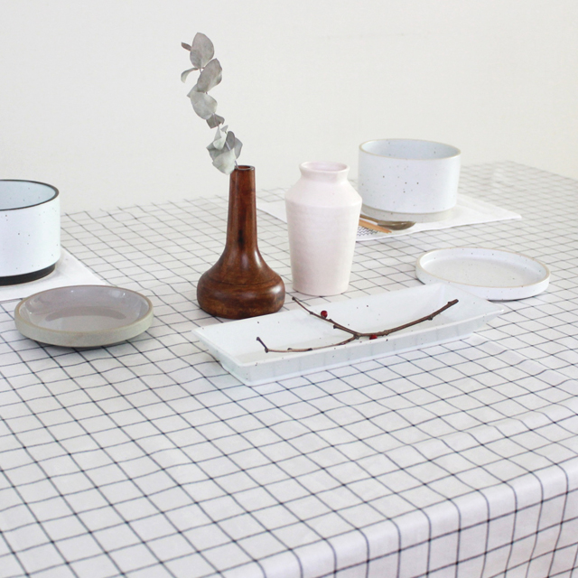 북유럽 체크 방수 식탁보 테이블보 캠핑 홈카페 백일 돌상 교회 95X110cm