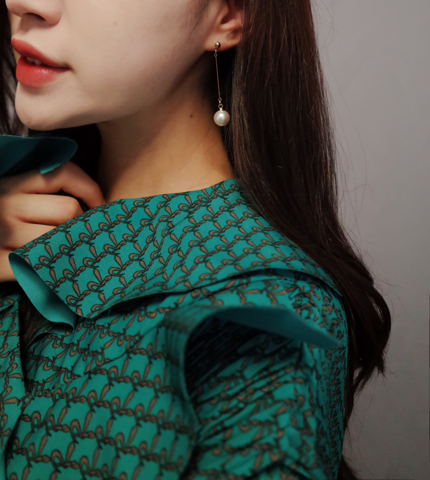 NO.56 Simple Swarovski Earrings Stylish Chic Uniqu