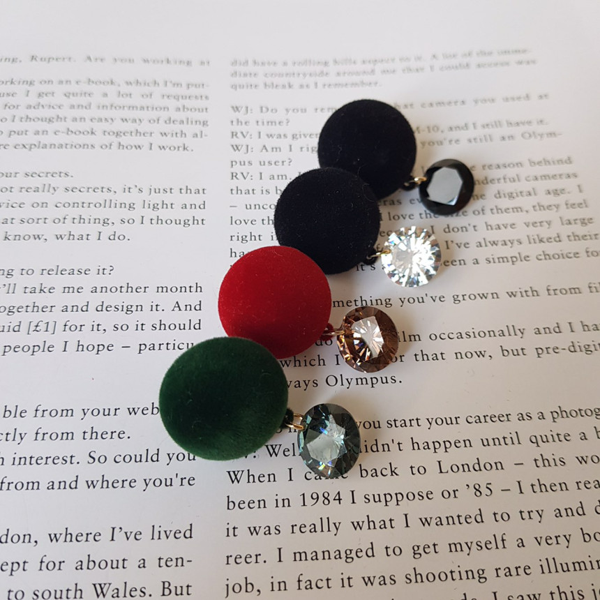 One-piece velvet drop earrings 4color Daily coordi