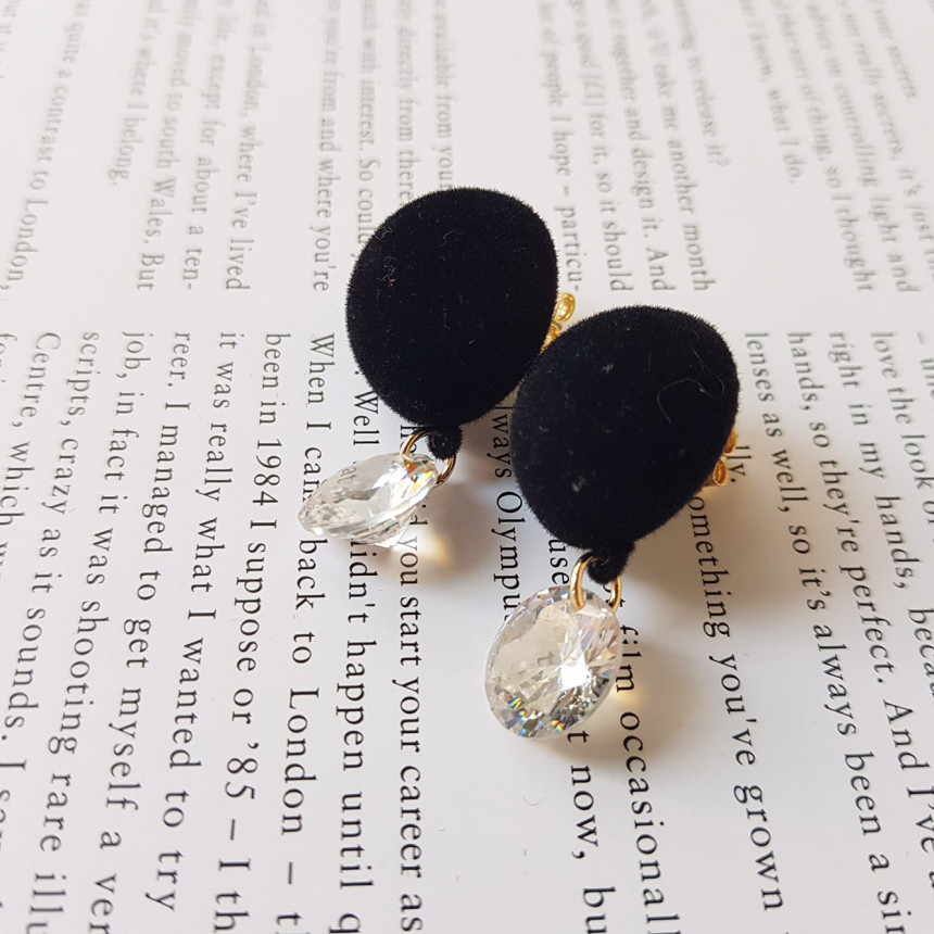 One-piece velvet drop earrings 4color Daily coordi