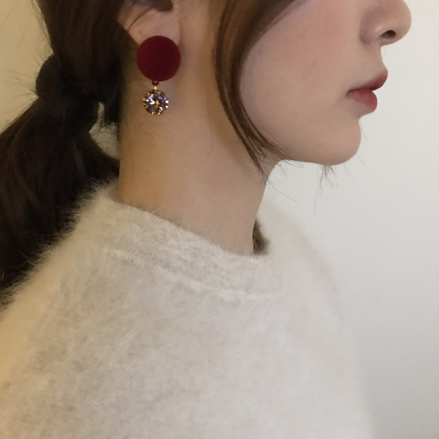 One-piece velvet drop earrings 4color Daily coordi