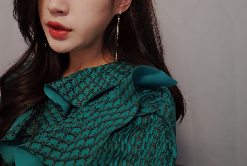 <b><p>NO.59 Roy Two-string cha Simple lo ears Stylish</p></b><b><p>NO.59 ロイ 二行チェーン シンプルロングイヤリング スタイリッシュな シックな</p></b><br /><br /><p align='center'>