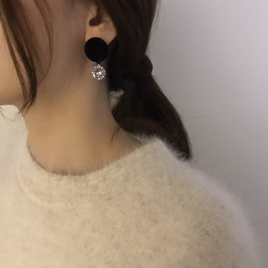 One-piece velvet drop earrings 4color Daily coordi