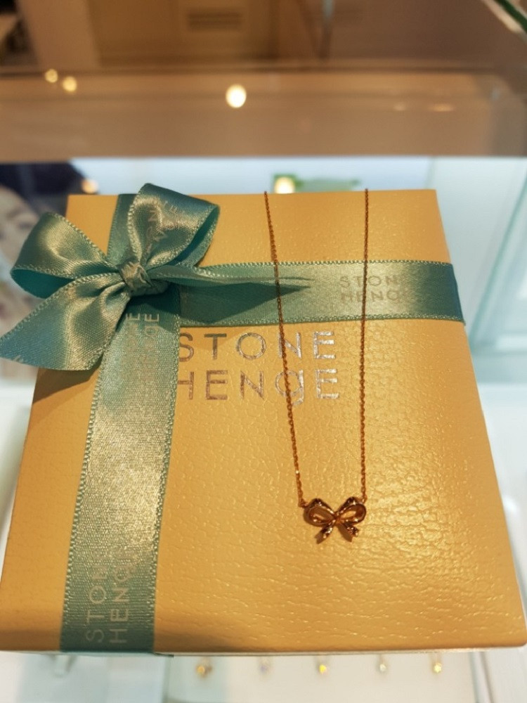 Stonehenge Gold Ribbon Necklace p1066