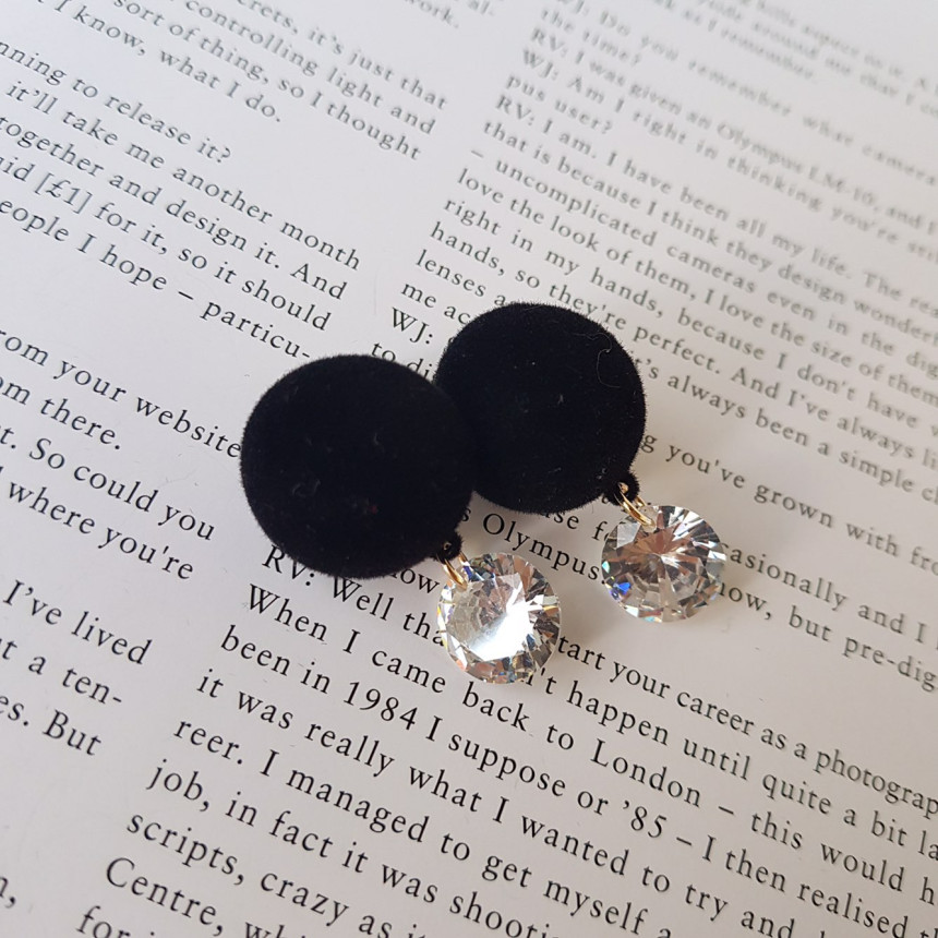 One-piece velvet drop earrings 4color Daily coordi