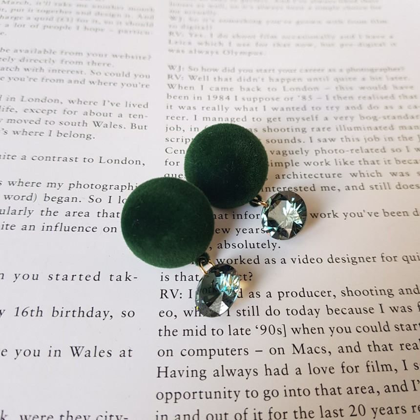 One-piece velvet drop earrings 4color Daily coordi