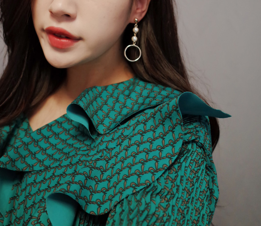 Valentine's Day Color Ribbon Unbalanced Earring