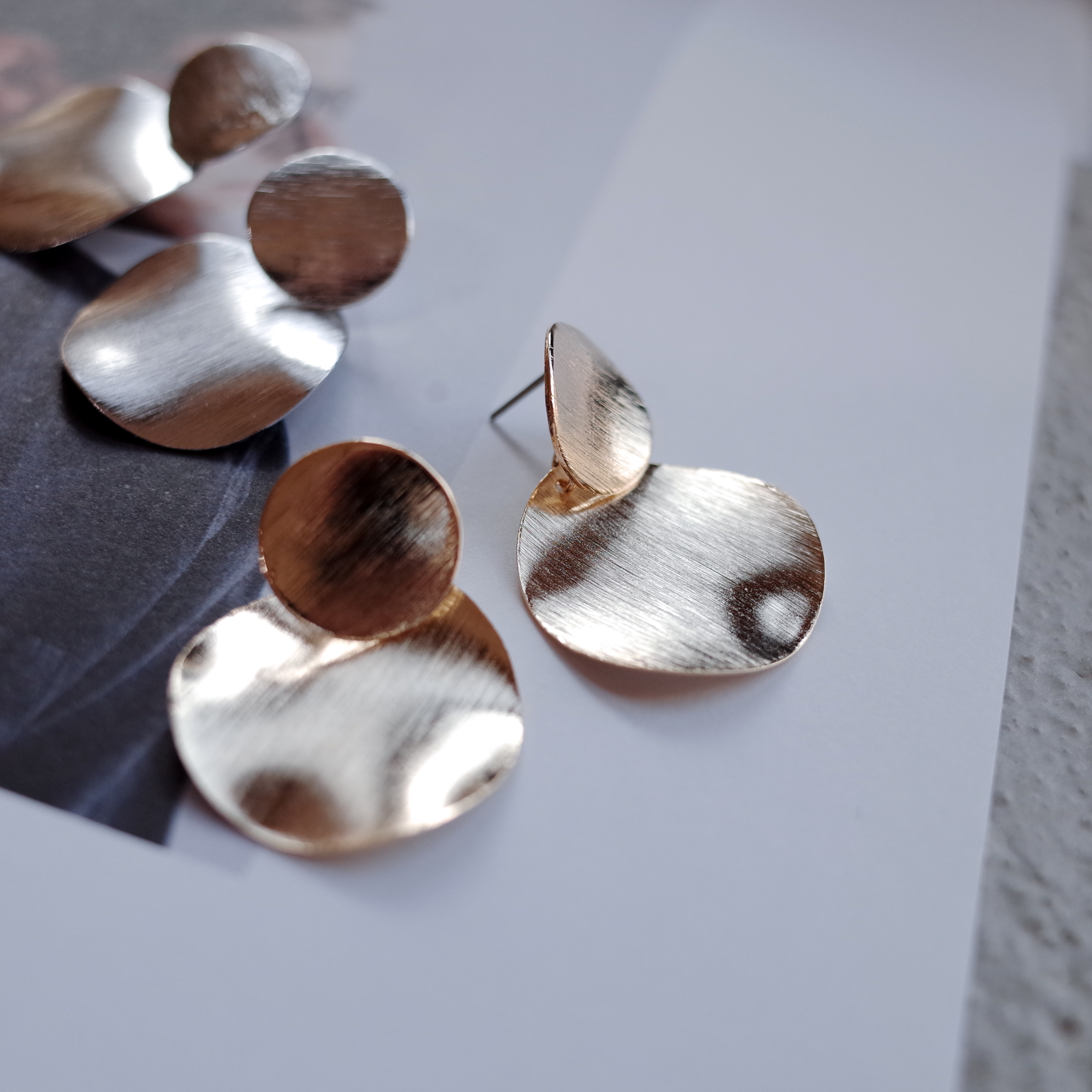 NO.62 Snowman Metal Scratch Earrings Stylish Chic 