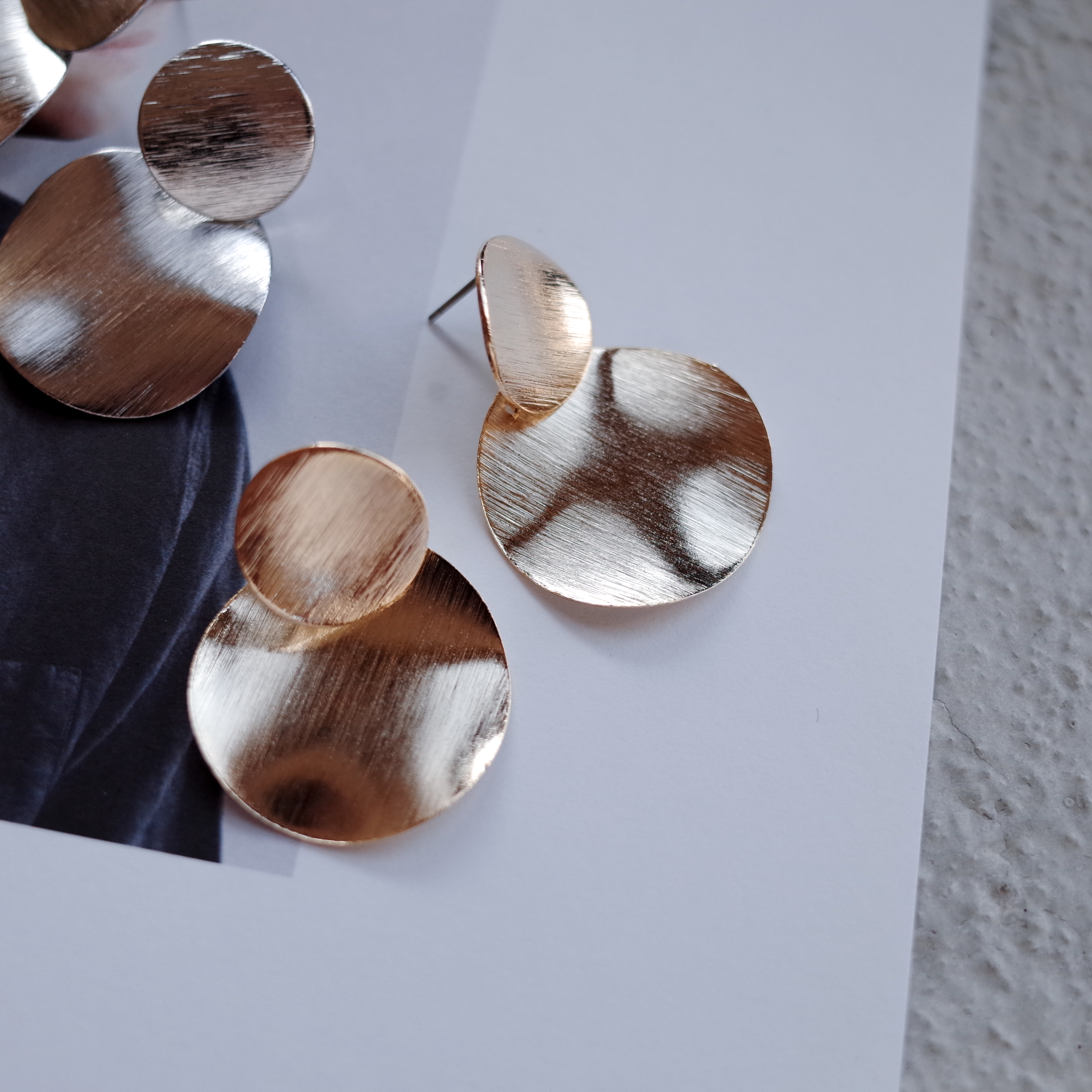 NO.62 Snowman Metal Scratch Earrings Stylish Chic 