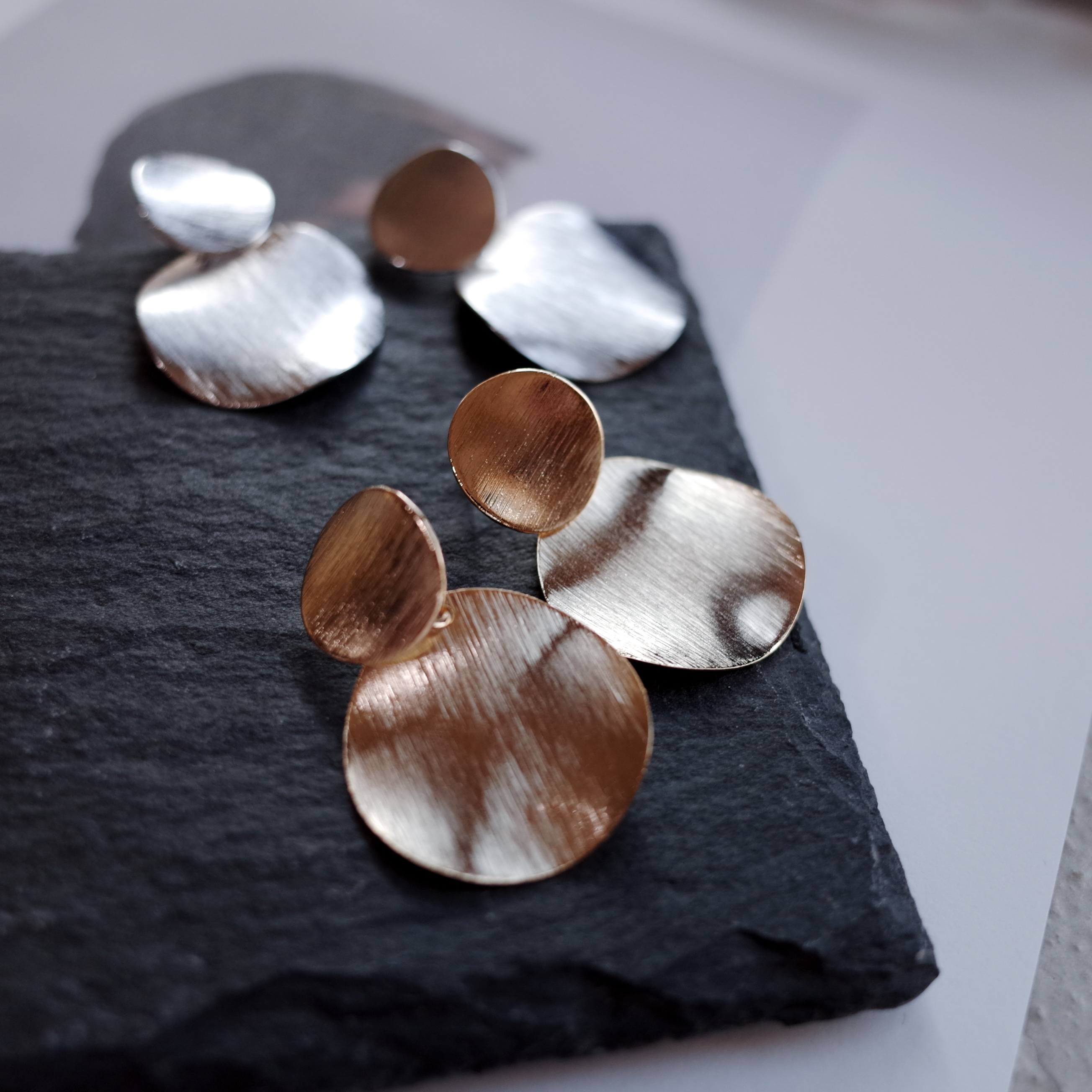 NO.62 Snowman Metal Scratch Earrings Stylish Chic 