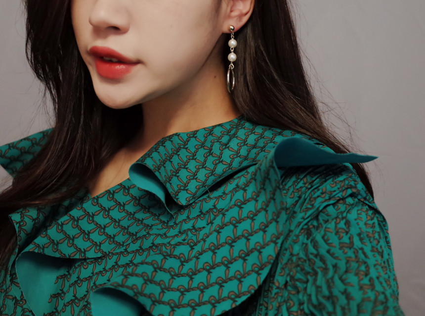 Valentine's Day Color Ribbon Unbalanced Earring