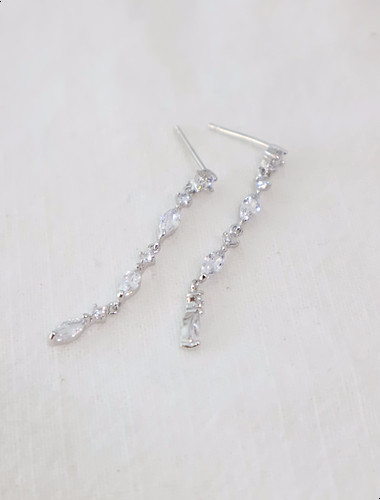 silverpost hand glint neat drop earrings date look