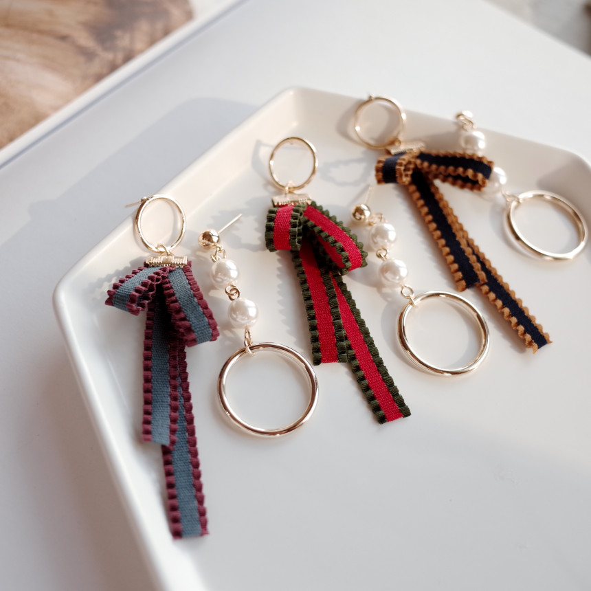 Valentine's Day Color Ribbon Unbalanced Earring