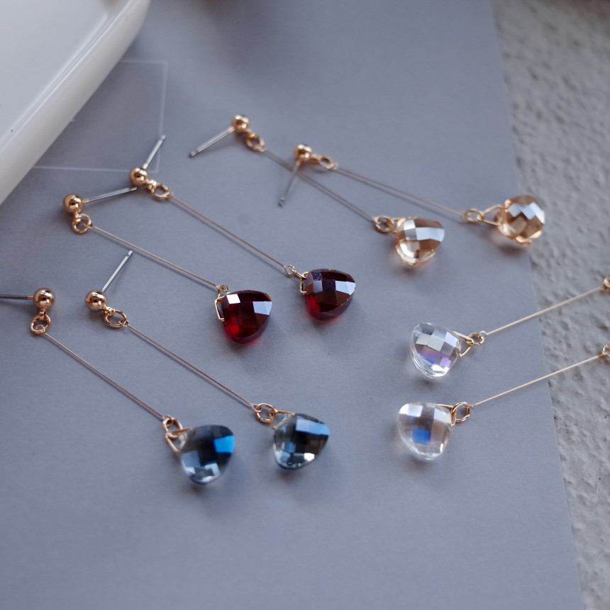 NO.61 Swan Cutting Crystal Drop Earrings Stylish C