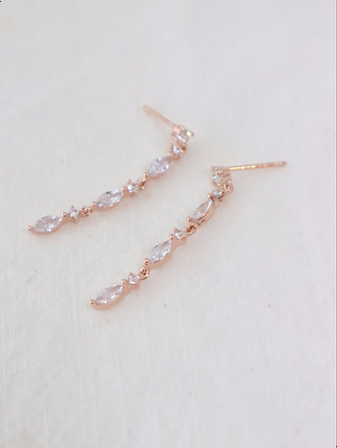 silverpost hand glint neat drop earrings date look