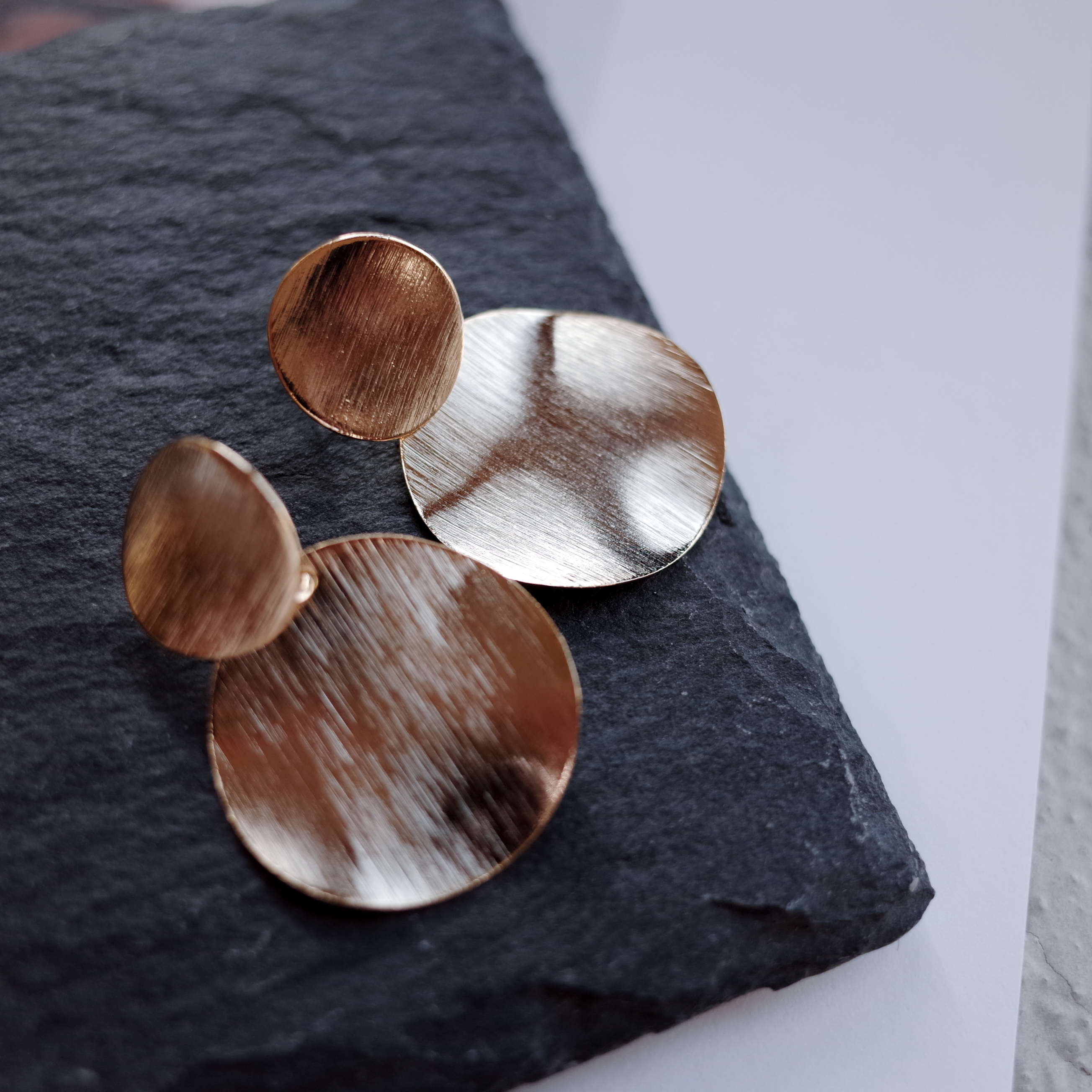 NO.62 Snowman Metal Scratch Earrings Stylish Chic 