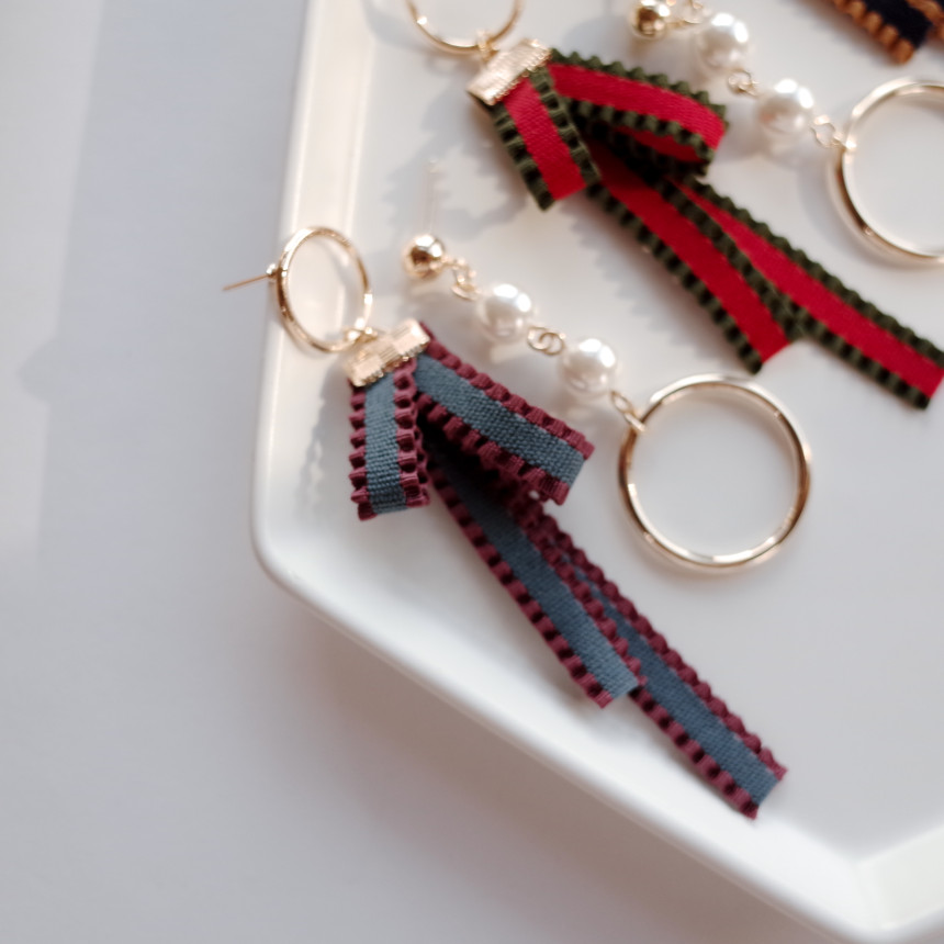 Valentine's Day Color Ribbon Unbalanced Earring