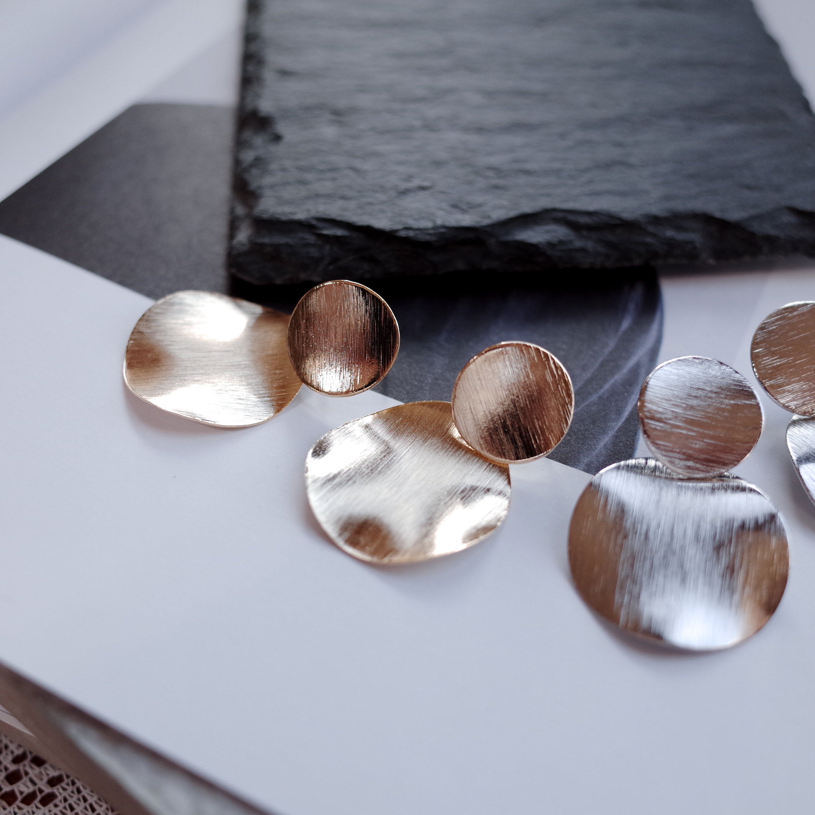 NO.62 Snowman Metal Scratch Earrings Stylish Chic 