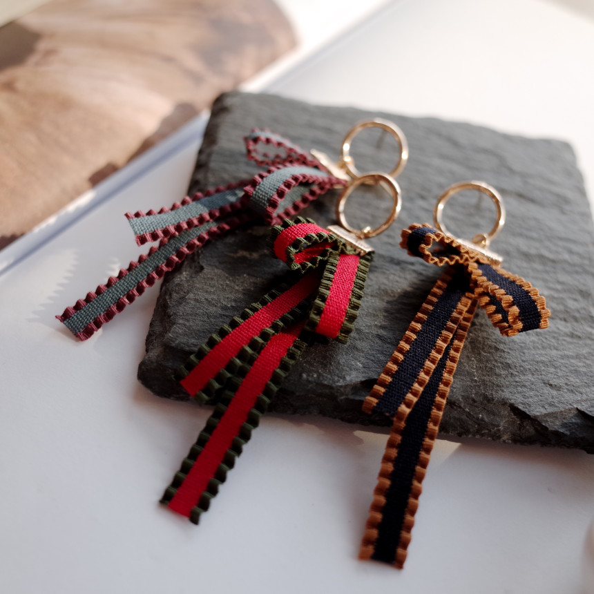 Valentine's Day Color Ribbon Unbalanced Earring