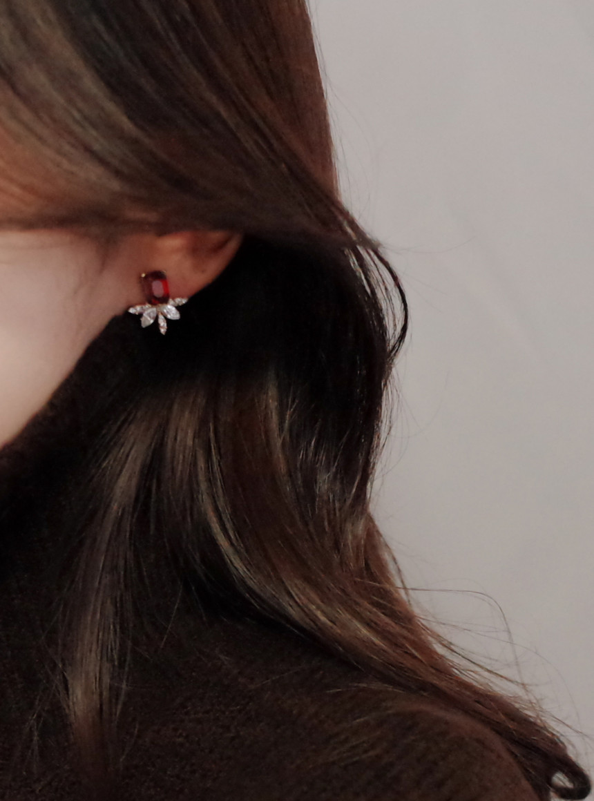 Leaf Petit Color Silver Earrings Stylish Chic Uniq