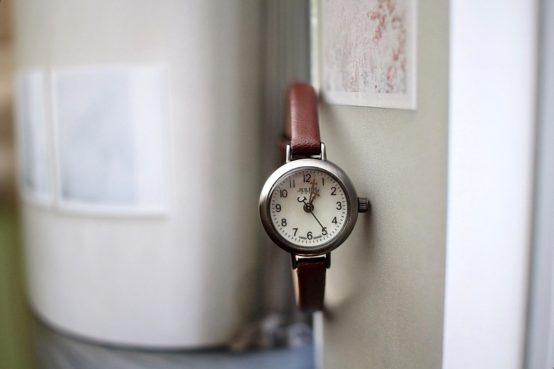 <b><p>Antique mini Woman leather wrist clock 2cor</p></b><b><p>アンティーク ミニ 女性 レザー 手首 時計 2色 ファッション 20代 カジュアル</p></b><br /><br /><p align='center'>