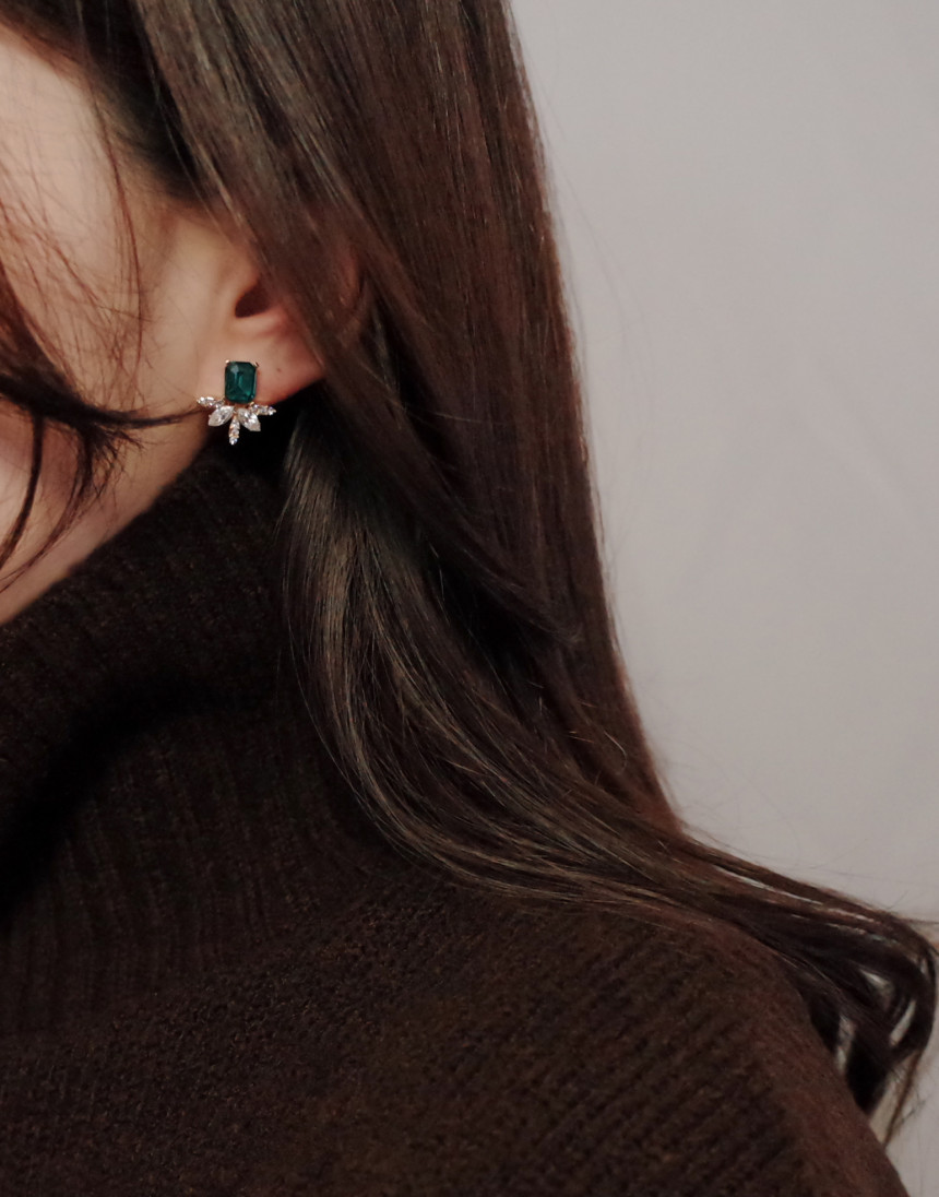 Leaf Petit Color Silver Earrings Stylish Chic Uniq