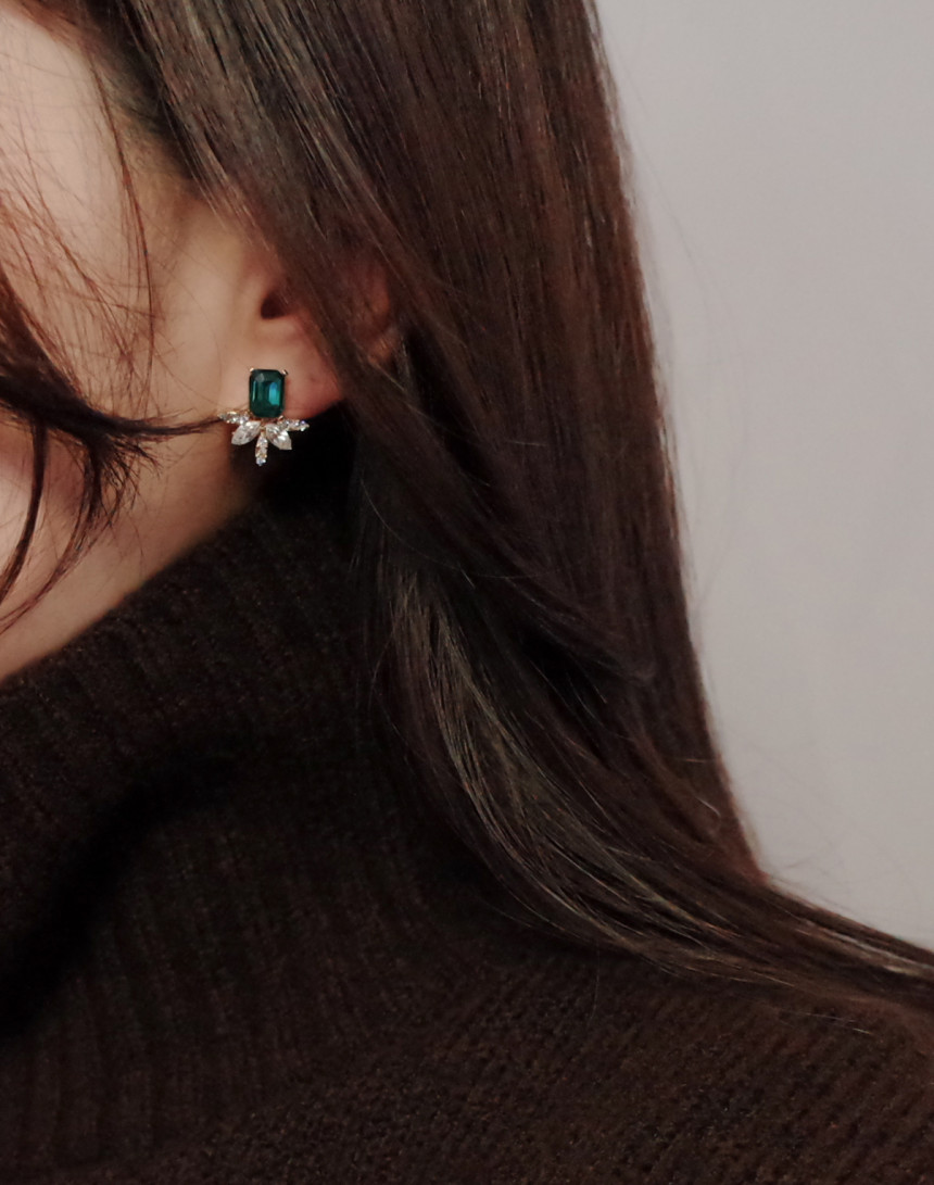 Leaf Petit Color Silver Earrings Stylish Chic Uniq