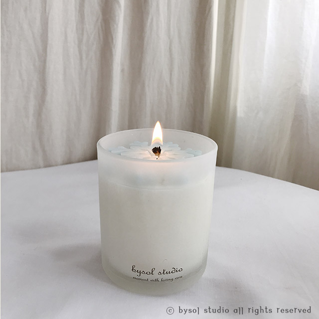 Year-end gift Winter flower snow flake Candle 7 oz