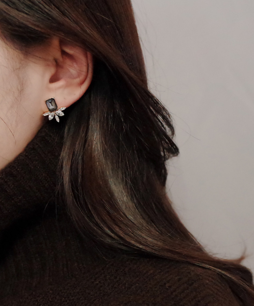 Leaf Petit Color Silver Earrings Stylish Chic Uniq