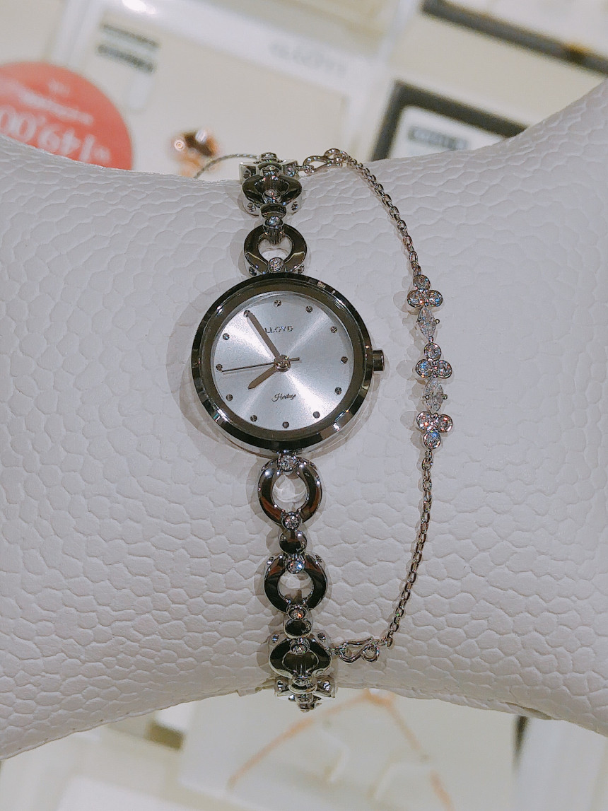 <b><p>Lloyd Snow Fwer Layed Removable bracet cck</p></b><b><p>ロイド 雪花 重ね着 着脱用 ブレスレット 時計 LL2G17C06 女性 デイリー</p></b><br /><br /><p align='center'>