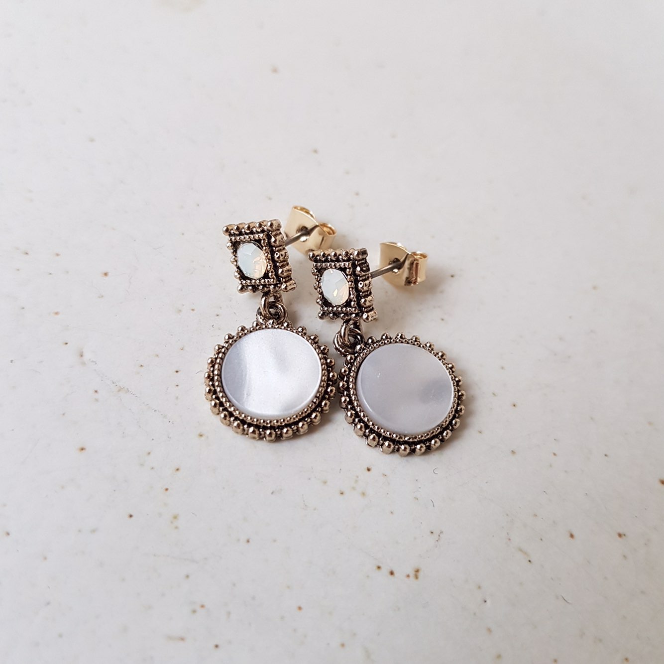 Loose stone petite drop earrings 3color Antique Mi