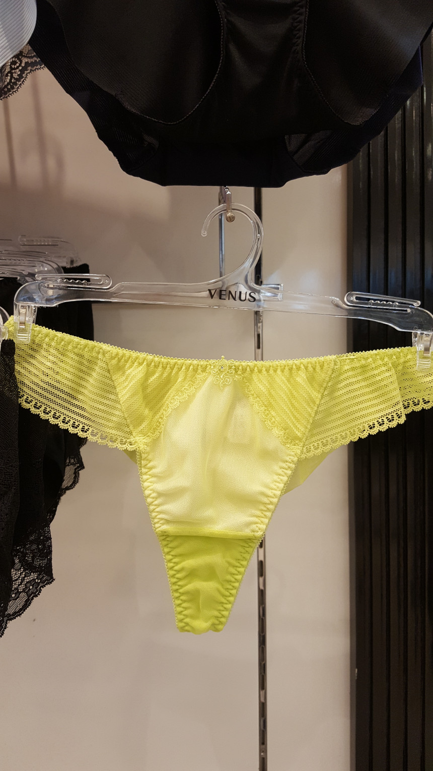 Venus 2017 S Advertising Double Wing Bra Set Panti