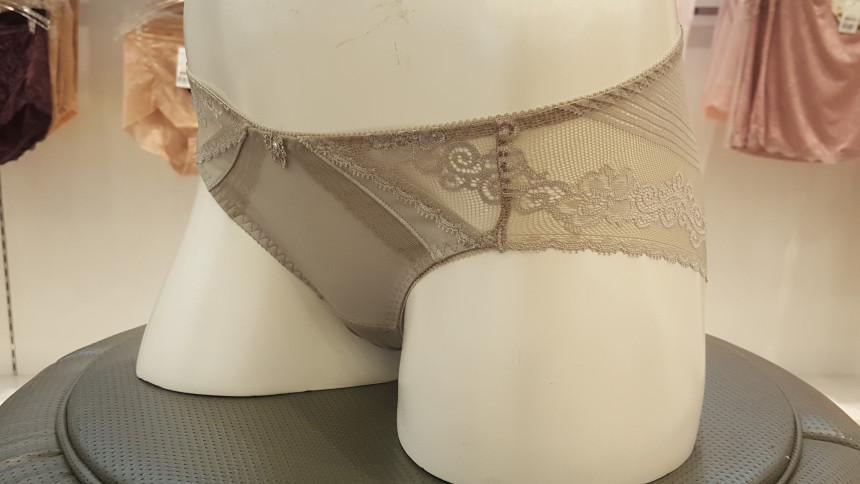 Venus 2017 S Advertising Double Wing Bra Set Panti