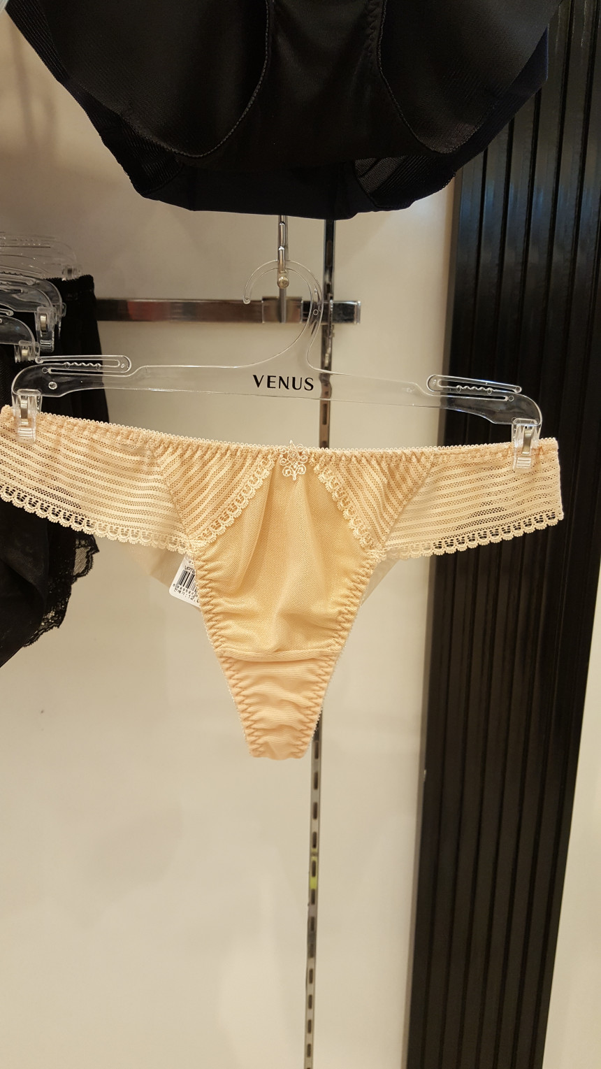 Venus 2017 S Advertising Double Wing Bra Set Panti