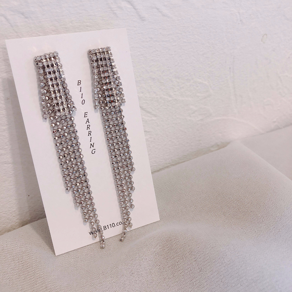 Blanche Bold Long Drop Earrings 2color Unusual Spe