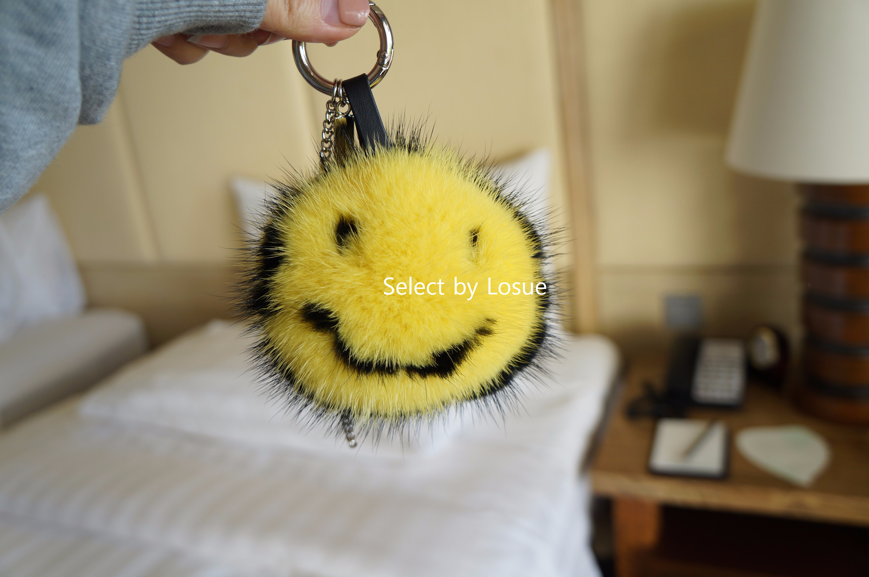 Free Shipping Anya Smile Mink Keyring Tool Genuine