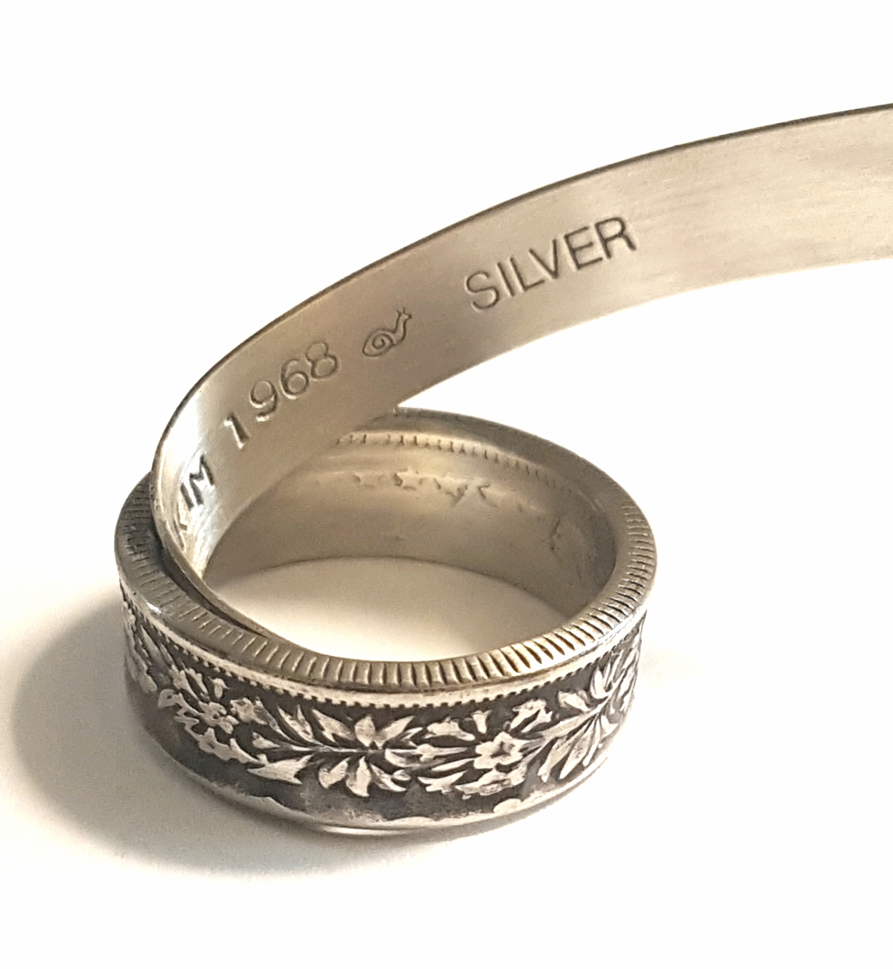 <b><p>Swiss 1 franc 925silver Coin rg Initial Markg</p></b><b><p>スイスの 1フラン 925silver コインリング イニシャル刻印 ハンドメイド</p></b><br /><br /><p align='center'>