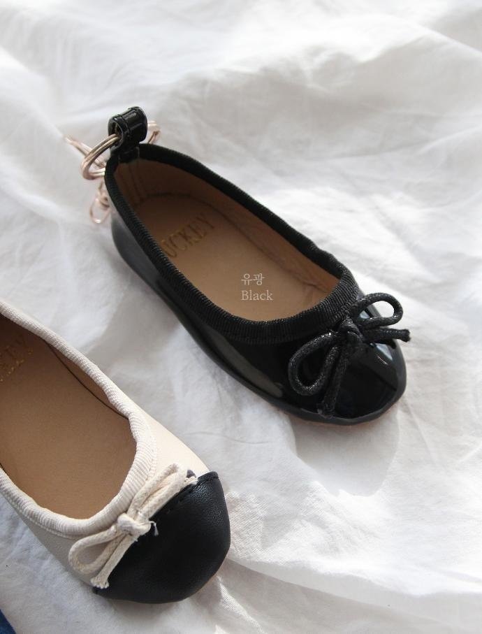 Flat keyring Simple accessory Feminine style Uniqu