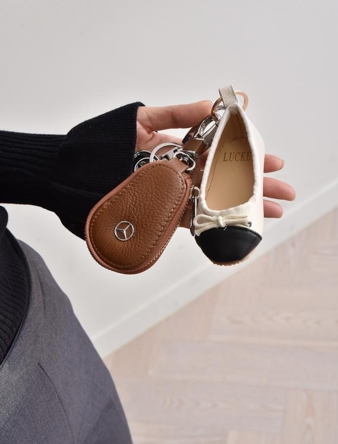 Flat keyring Simple accessory Feminine style Uniqu