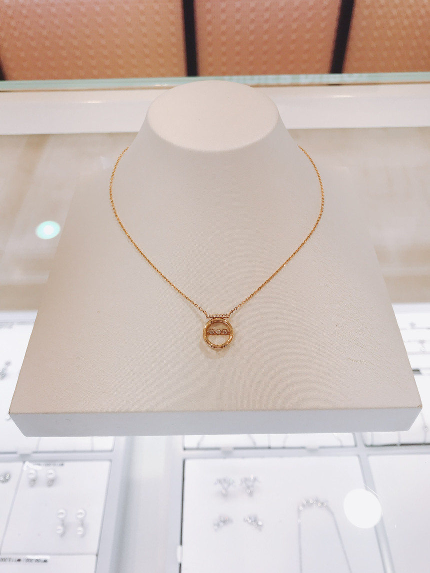 Stonehenge 14K Dancing Corstella Necklace D0002