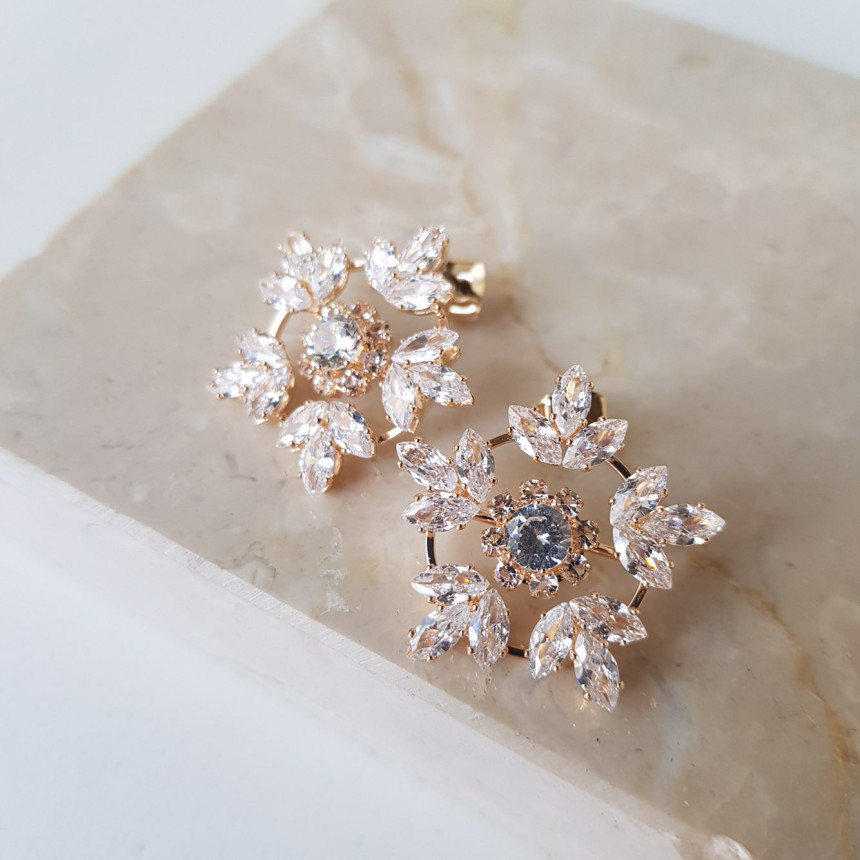 Blonde Snow Flower Bold Earrings Lovely Coordinate